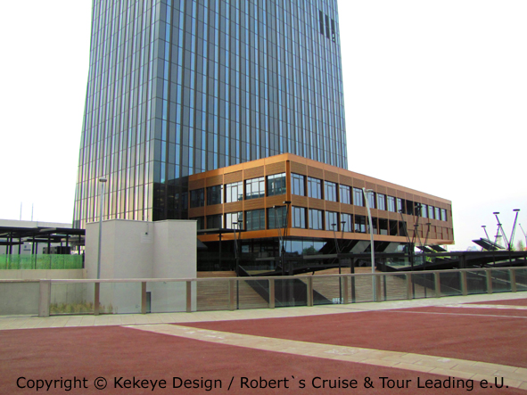 DC Tower Wien, Vienna - Eingang Hotel Meliá / Foto © Kekeye Design / Robert`s Cruise & Tour Leading e.U. DC Tower Wien, Vienna - Eingang Hotel Meliá / Foto © Kekeye Design / Robert`s Cruise & Tour Leading e.U.