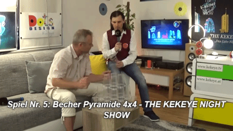 Spiel Nr. 5: Becher Pyramide 4x4 - THE KEKEYE NIGHT SHOW / Foto © Kekeye Design e.U.