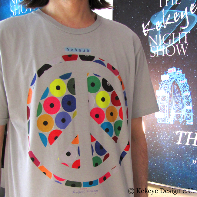 Kekeye T-Shirt of the Day / Peace in Dots Design / Photo © Kekeye Design e.U.